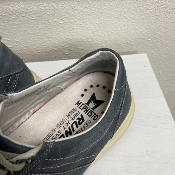 Athletic_Shoes